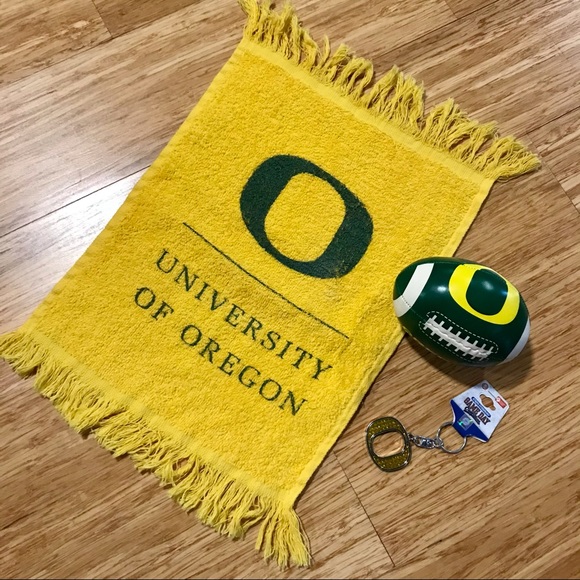 Oregon Ducks Bundle Key Fob, Golf Towel, Football - Picture 1 of 5